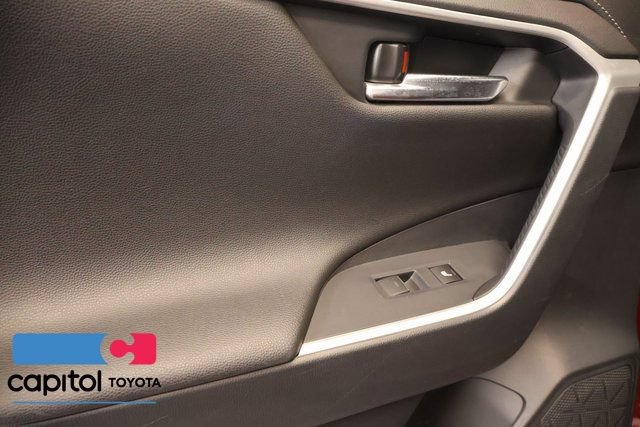 Used 2022 Toyota RAV4 Limited AWD/4WD image 28