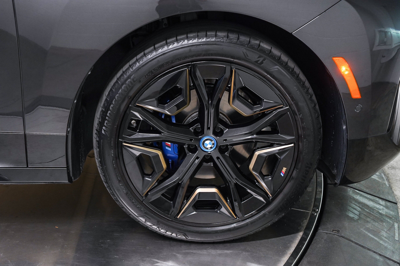Used 2024 BMW iX M60 AWD/4WD image 10