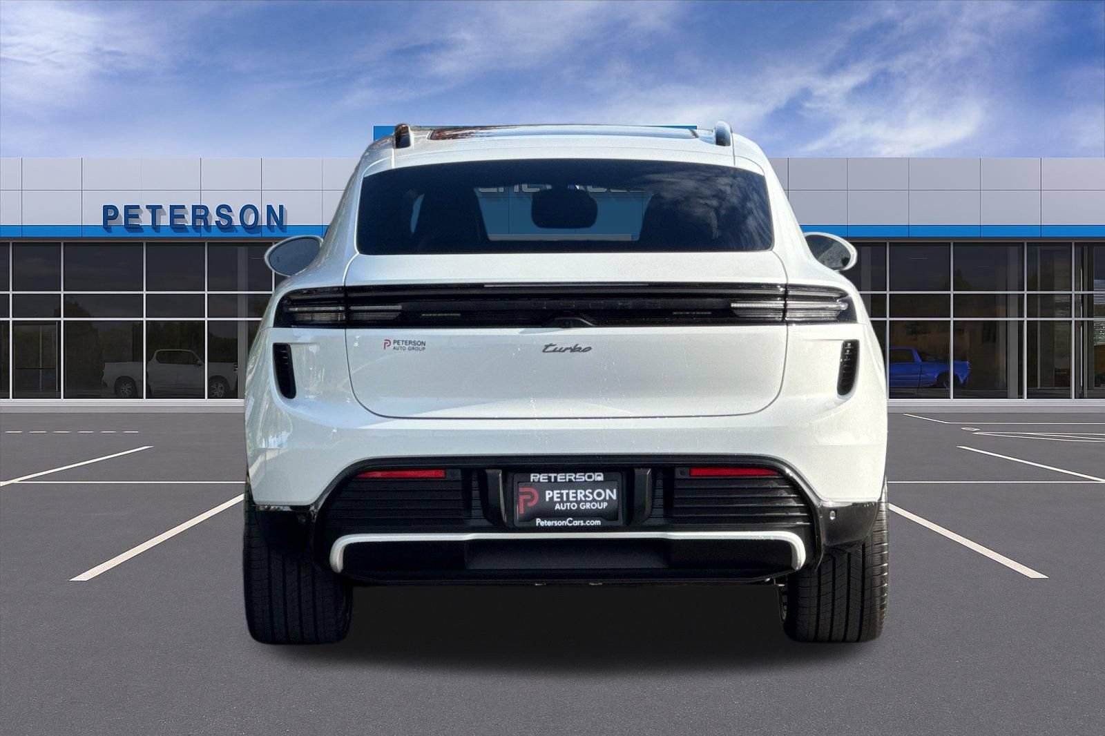 Used 2025 Porsche Macan Turbo Electric AWD/4WD image 5