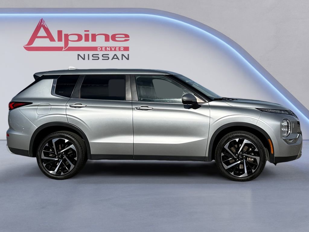 Used 2024 Mitsubishi Outlander SE image 6