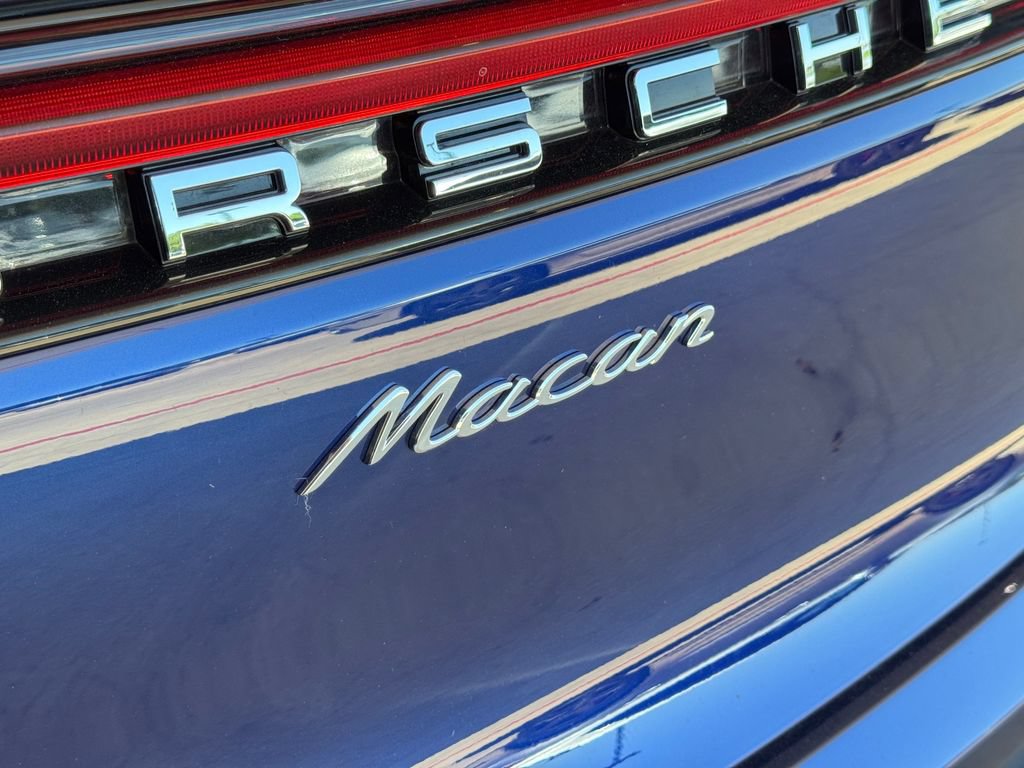 Certified 2026 Porsche Macan AWD/4WD image 12