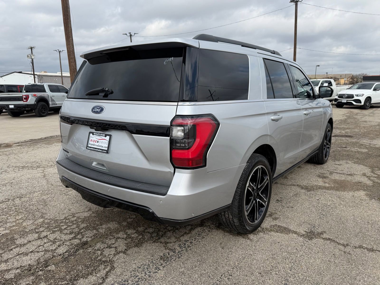 Used 2019 Ford Expedition Limited w/ Equipment Group 303A RWD image 7