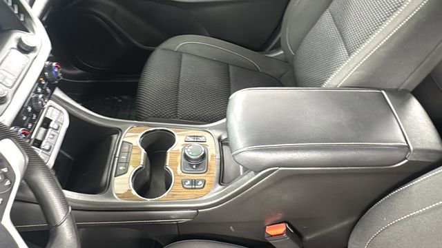 Used 2023 GMC Acadia SLE w/ Driver Convenience Package image 36