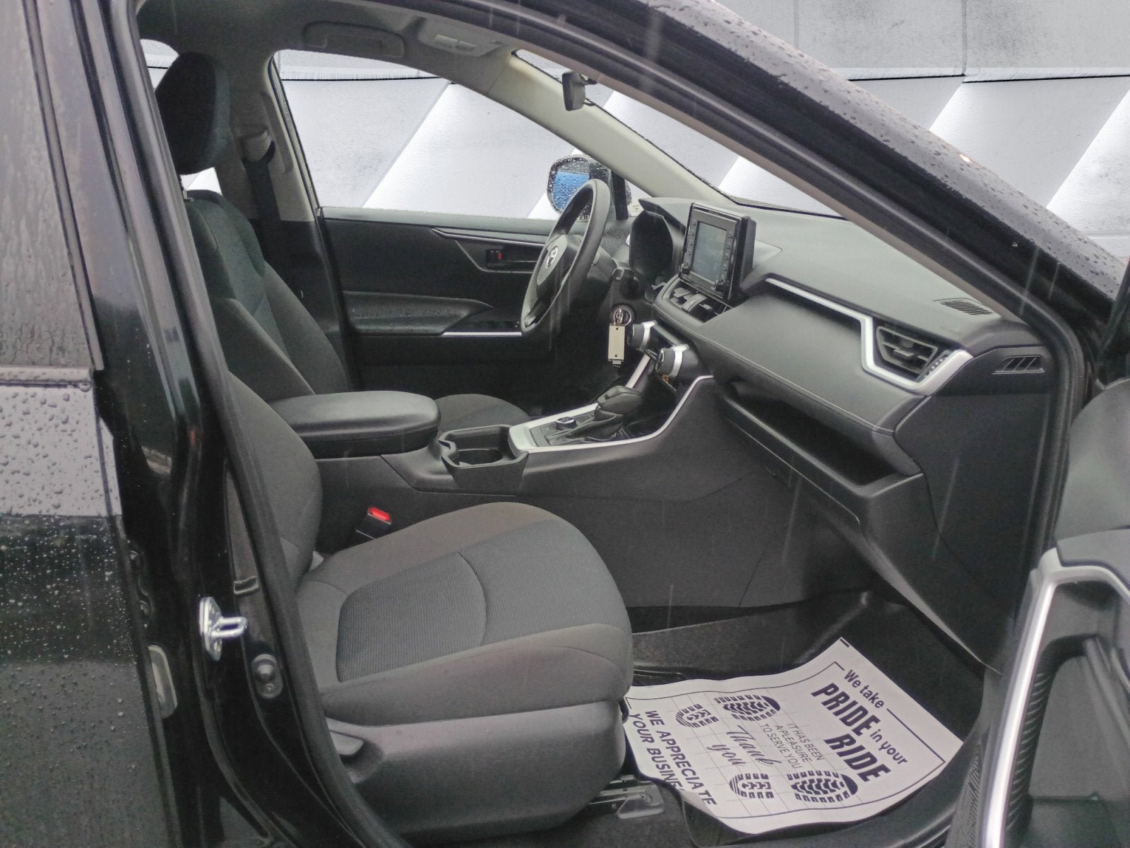Used 2021 Toyota RAV4 LE w/ Carpet Mat Package (TMS) AWD/4WD image 16