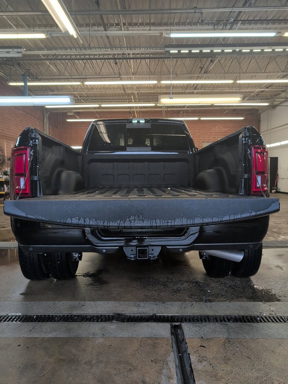 New 2026 RAM 3500 Laramie w/ Sport Appearance Package AWD/4WD image 8