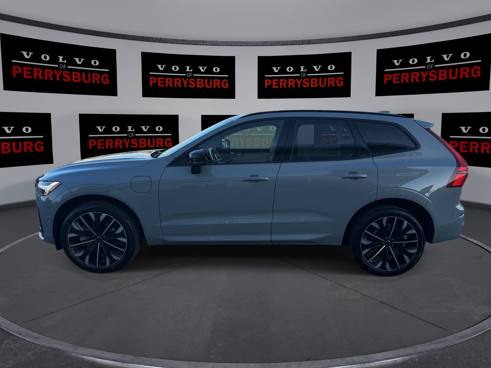 New 2026 Volvo XC60 T8 Ultra w/ Protection Package Premier image 5