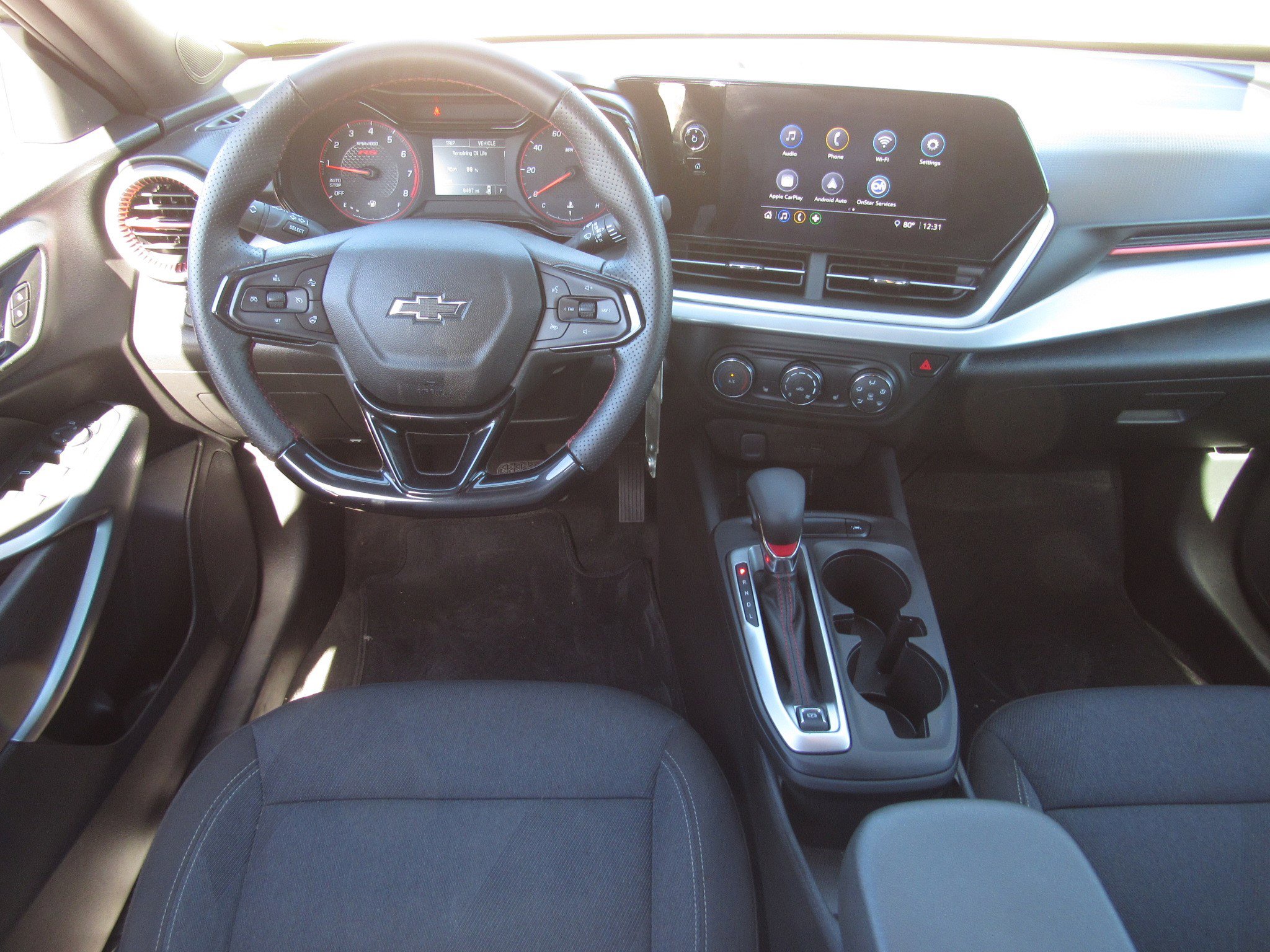 Used 2025 Chevrolet Trax RS w/ Sunroof Package image 17