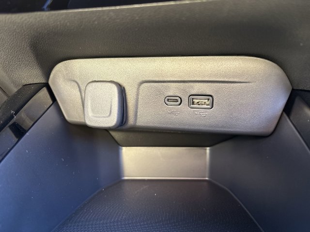 New 2026 Chevrolet Trax RS w/ Driver Confidence Package FWD image 25