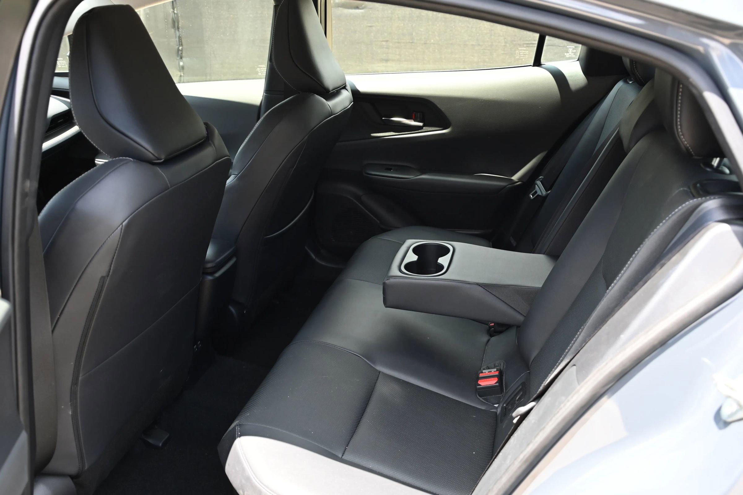 Used 2024 Toyota Prius XLE FWD image 17