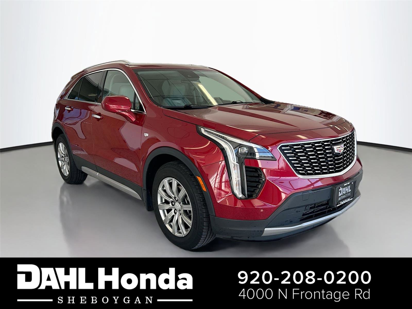 Used 2020 Cadillac XT4 Premium Luxury image 1