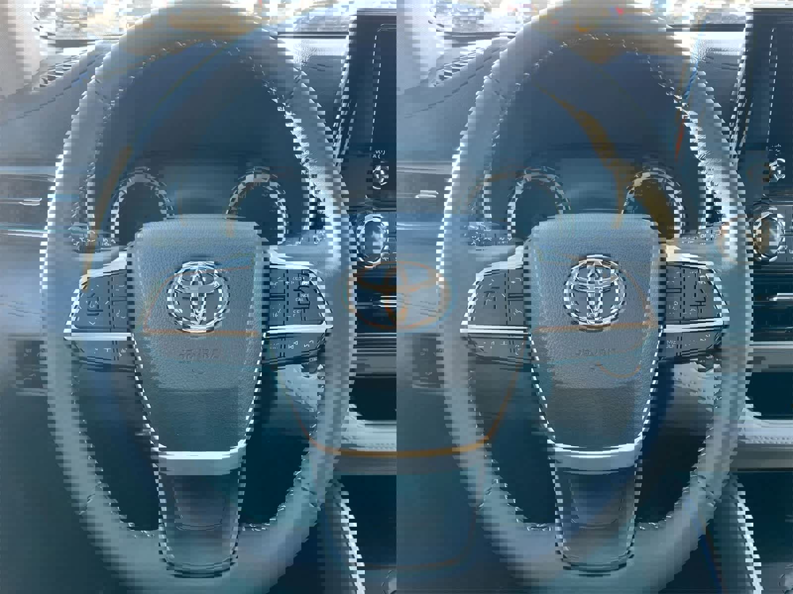 Used 2023 Toyota Highlander XLE image 23