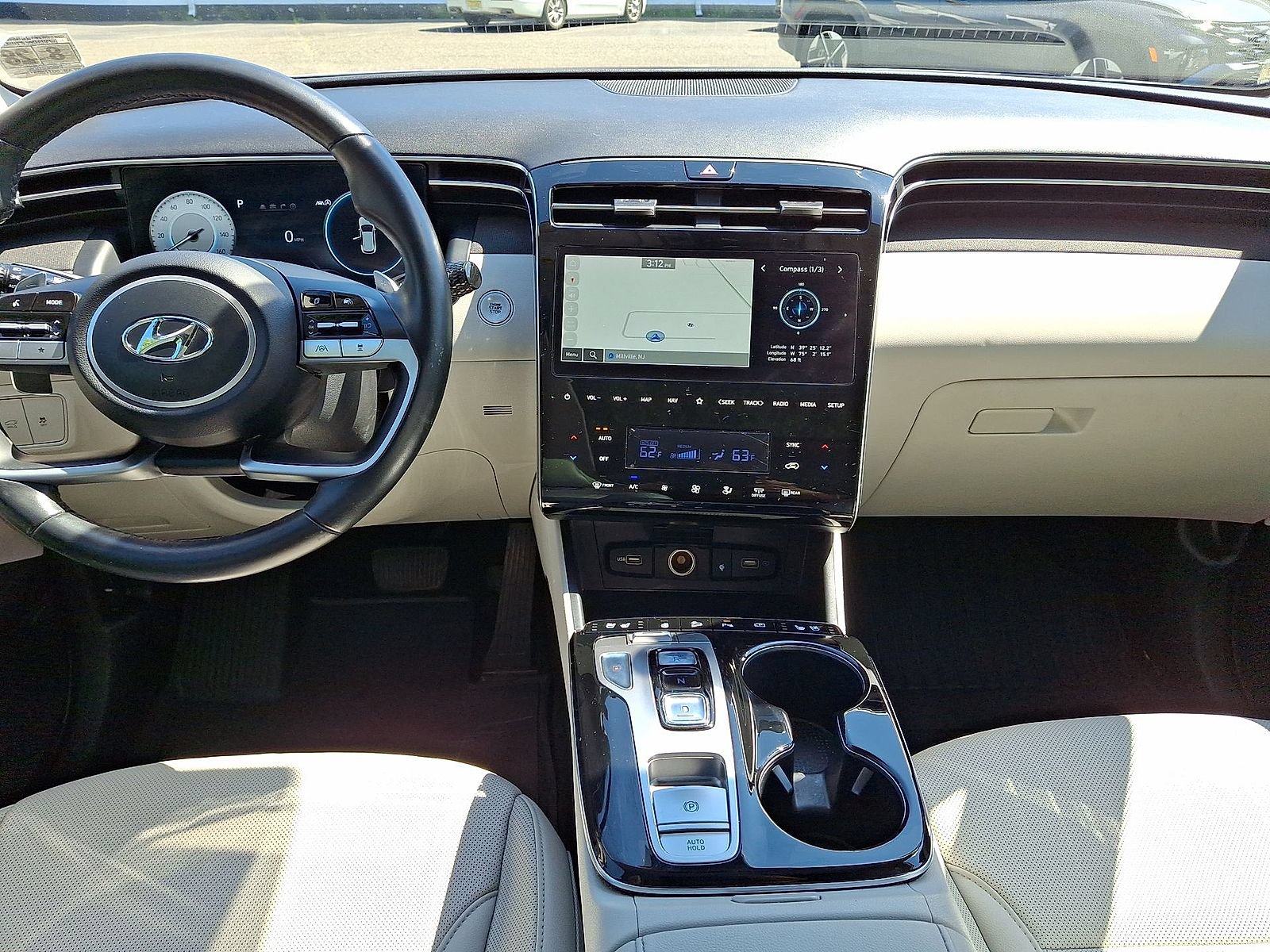 Certified 2024 Hyundai Tucson Limited AWD/4WD image 10