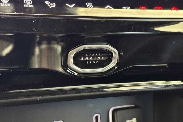 New 2026 Jeep Grand Cherokee Summit w/ Obsidian Package AWD/4WD image 20