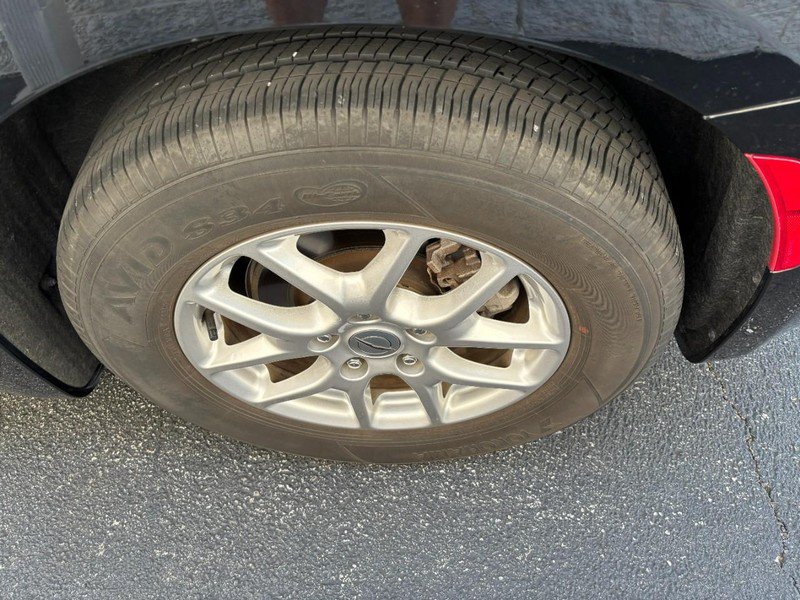 Used 2024 Chrysler Pacifica Touring-L FWD image 9