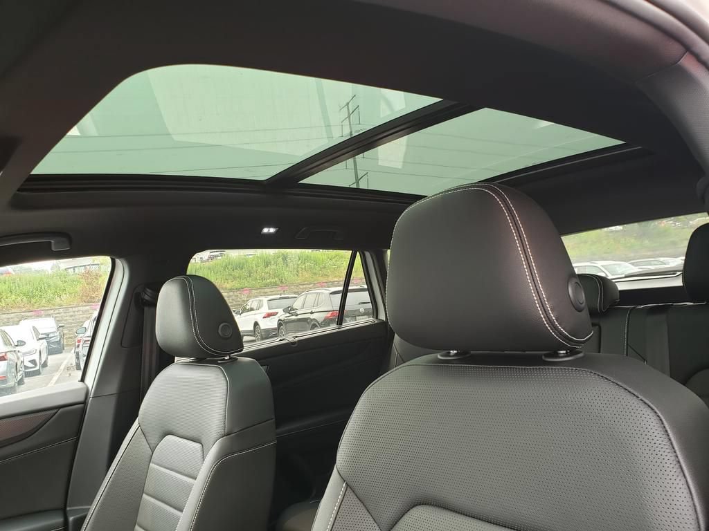 New 2026 Volkswagen Atlas Cross Sport SEL AWD/4WD image 7