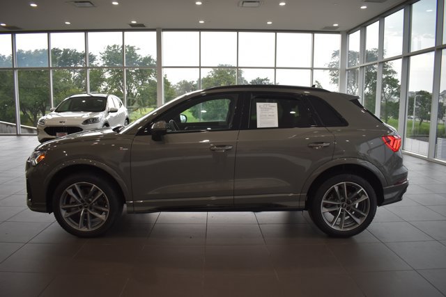 Used 2025 Audi Q3 2.0T Premium w/ Convenience Package AWD/4WD image 4