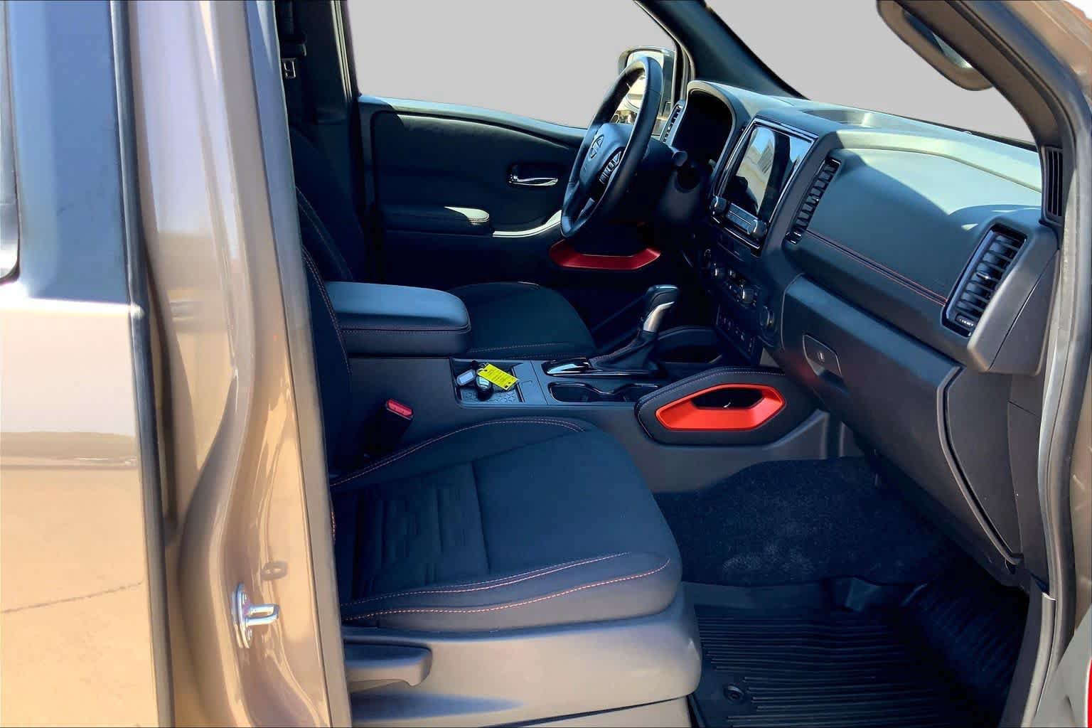 Used 2024 Nissan Frontier PRO-4X w/ Pro Convenience Package AWD/4WD image 9