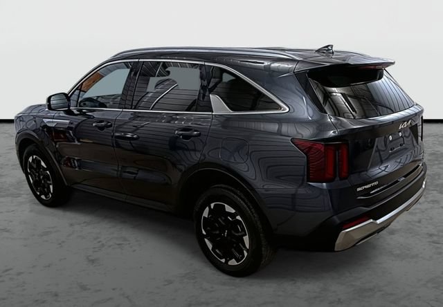 Used 2024 Kia Sorento S FWD image 2