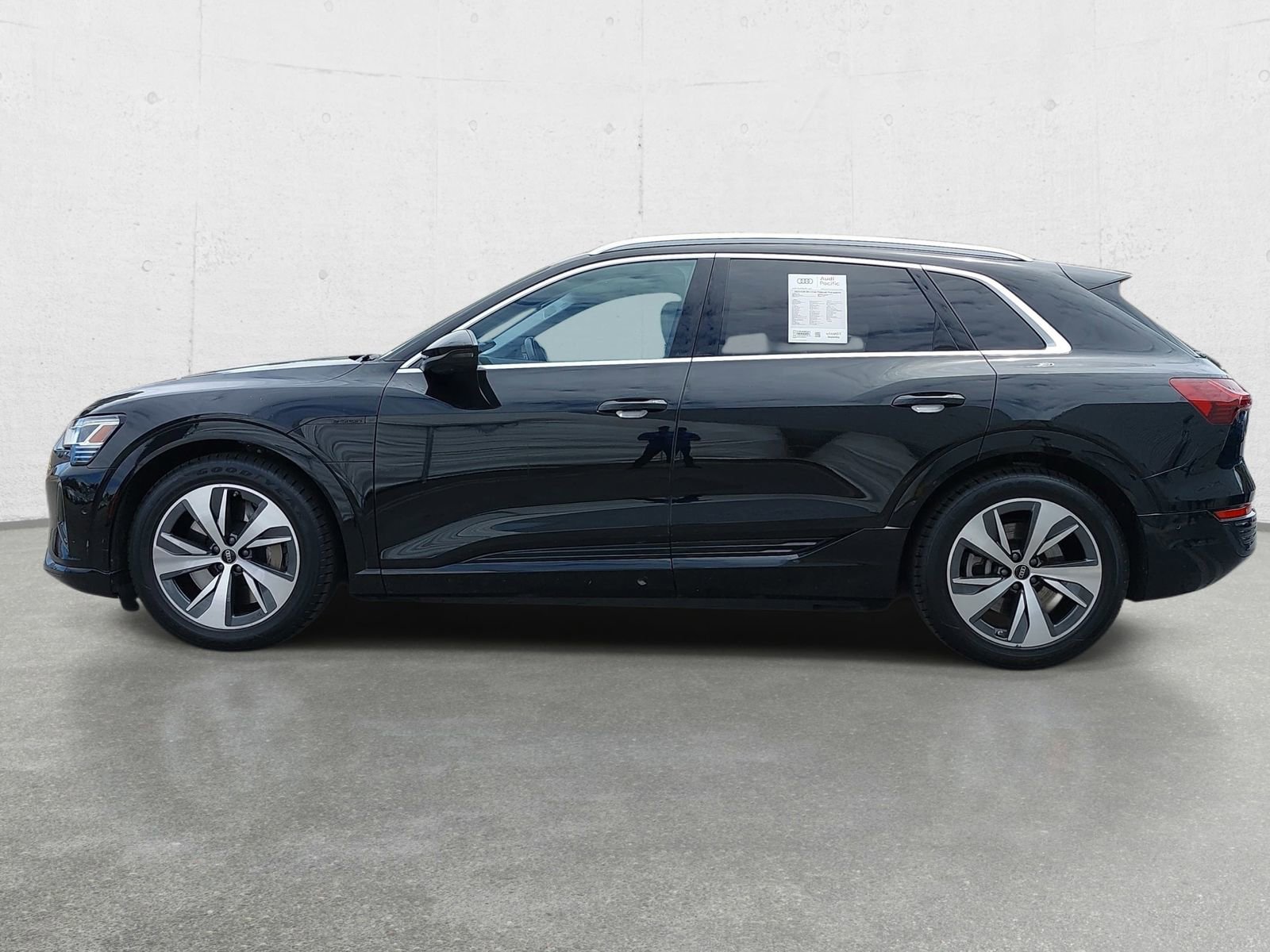 Used 2024 Audi Q8 e-tron Premium Plus w/ Premium Plus Package AWD/4WD image 8