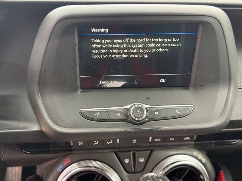 Used 2019 Chevrolet Camaro LT RWD image 15