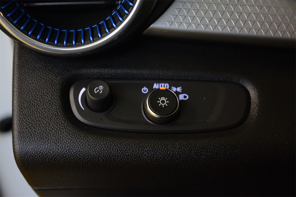 Used 2025 Chevrolet Trax LT image 14