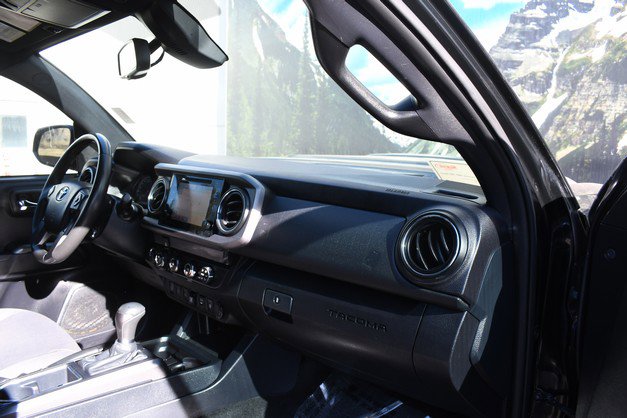 Used 2019 Toyota Tacoma TRD Sport image 24