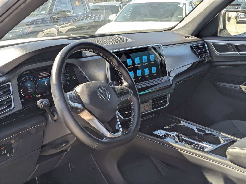 Used 2025 Volkswagen Atlas Cross Sport SE image 14