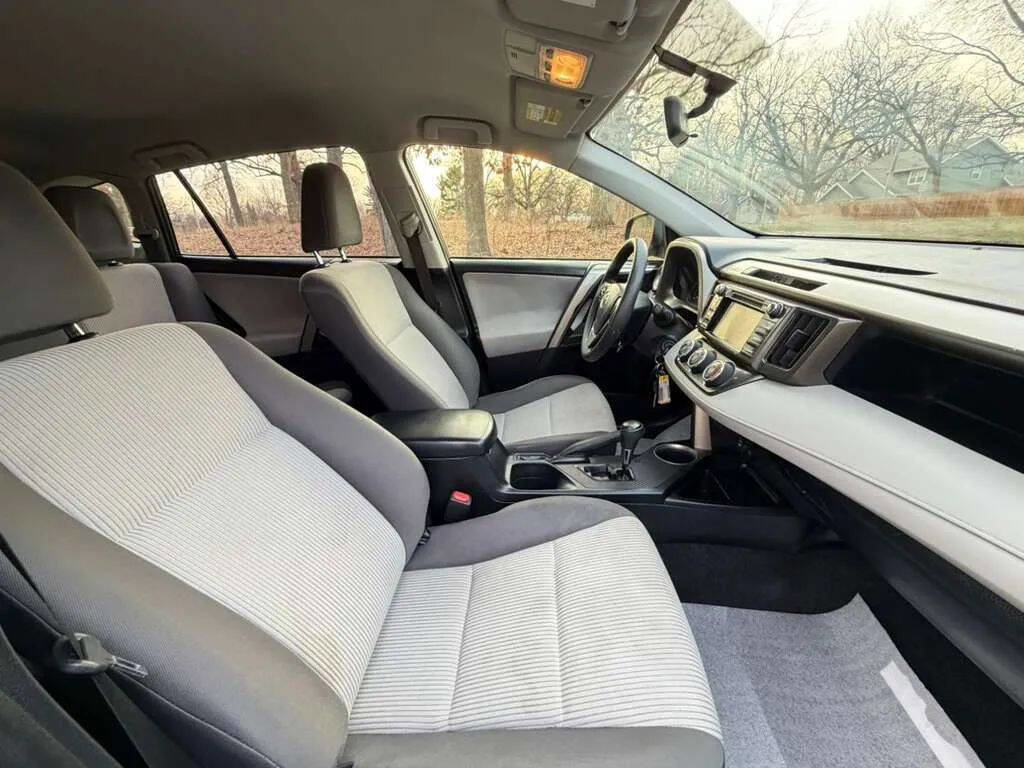 Used 2014 Toyota RAV4 LE AWD/4WD image 10