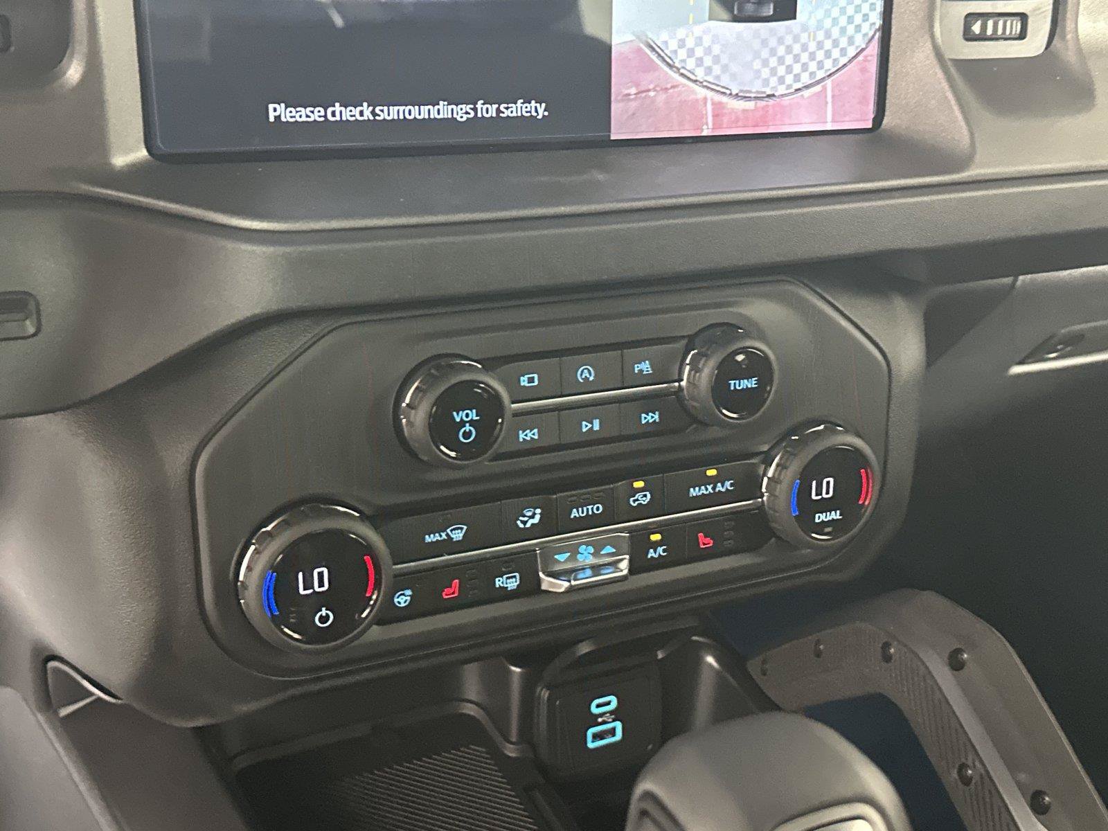 New 2025 Ford Bronco Badlands AWD/4WD image 34