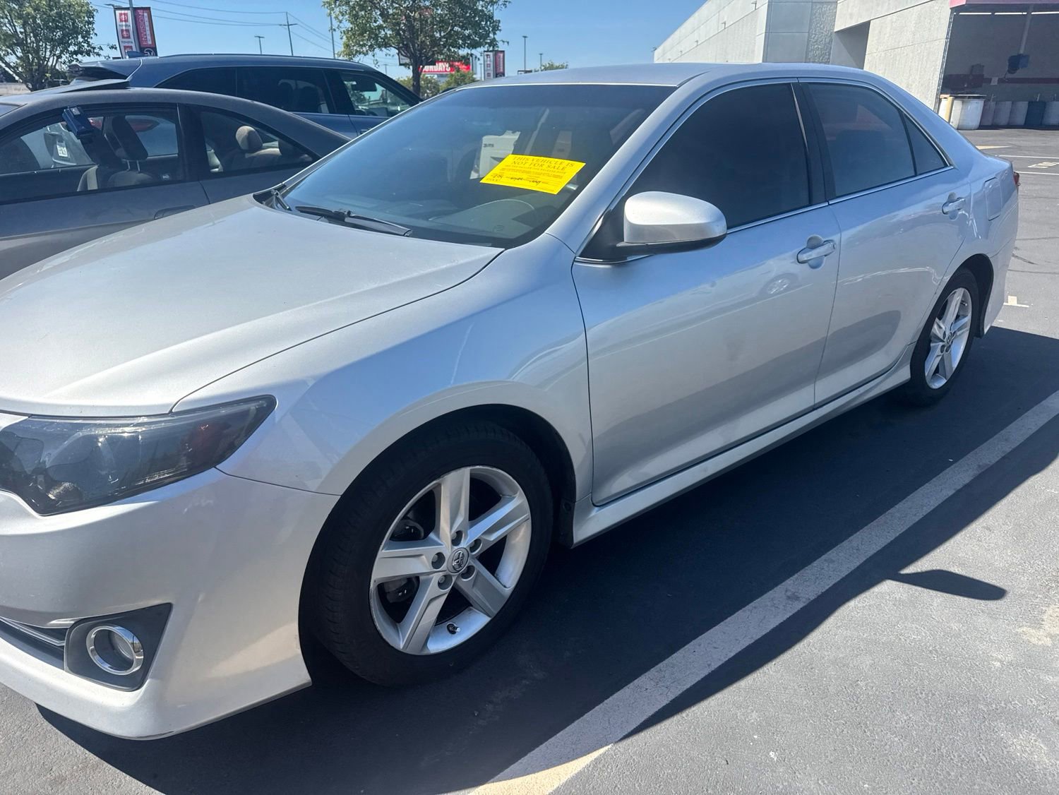 Used 2014 Toyota Camry SE FWD image 3