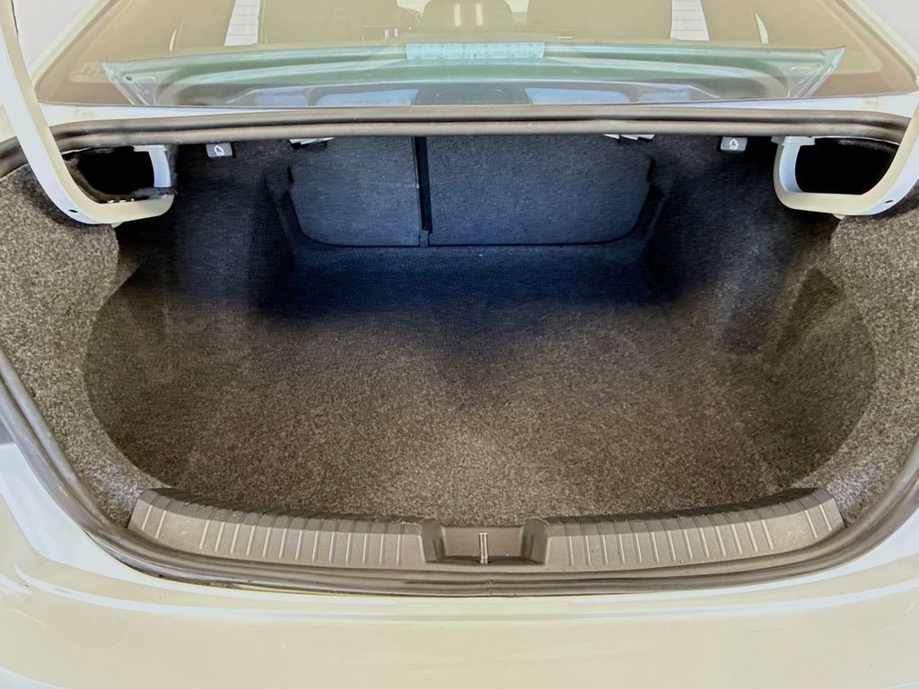 Used 2025 Volkswagen Jetta Sport image 24