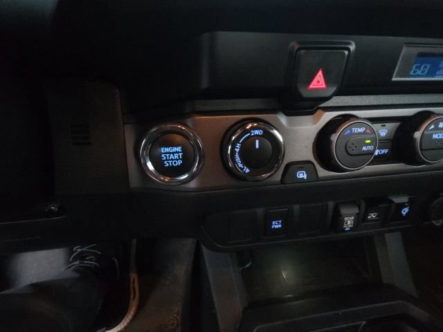 Used 2022 Toyota Tacoma TRD Off-Road w/ Black Out Package (TMS) AWD/4WD image 11