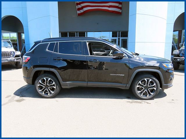 Used 2023 Jeep Compass Limited w/ Sun and Sound Group AWD/4WD image 1