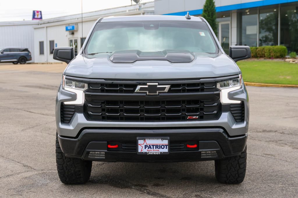 Used 2024 Chevrolet Silverado 1500 LT Trail Boss w/ Convenience Package II AWD/4WD image 2