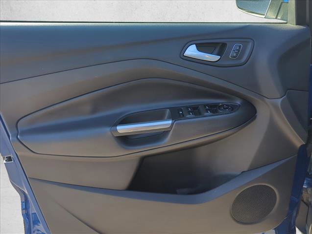 Used 2017 Ford Escape SE w/ SE Cold Weather Package AWD/4WD image 8