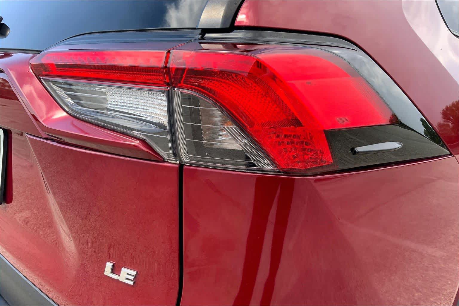 Used 2021 Toyota RAV4 LE FWD image 30