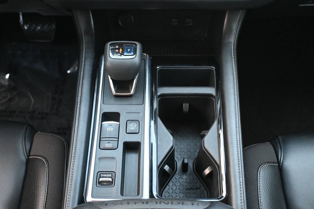 Used 2022 Nissan Pathfinder SL FWD image 14