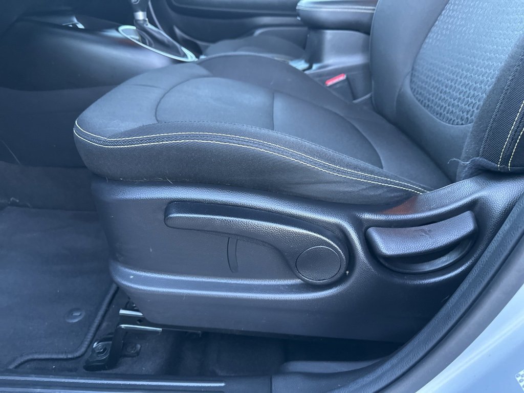 Used 2016 Kia Soul + image 14