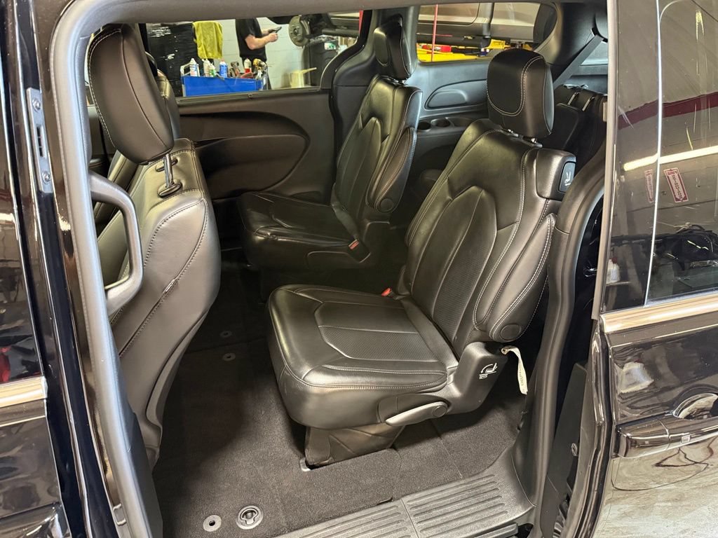 Used 2026 Chrysler Pacifica Select FWD image 26