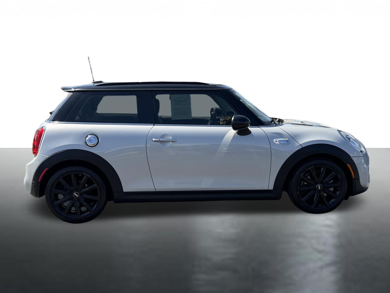 Used 2017 MINI Cooper S FWD image 9
