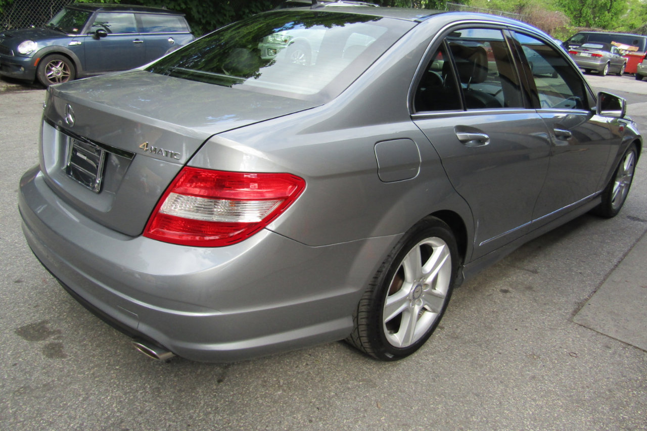 Used 2011 Mercedes-Benz C 300 4dr Sdn C 300 Sport 4MATIC image 16