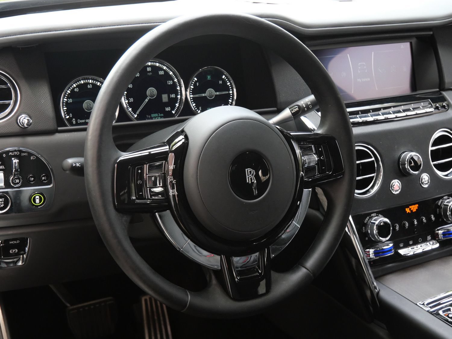 Certified 2021 Rolls-Royce Cullinan AWD/4WD image 18
