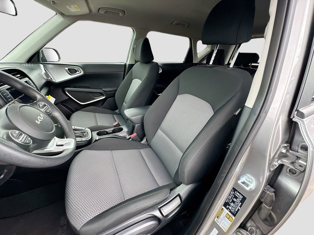 Used 2025 Kia Soul LX w/ LX Technology Package image 19