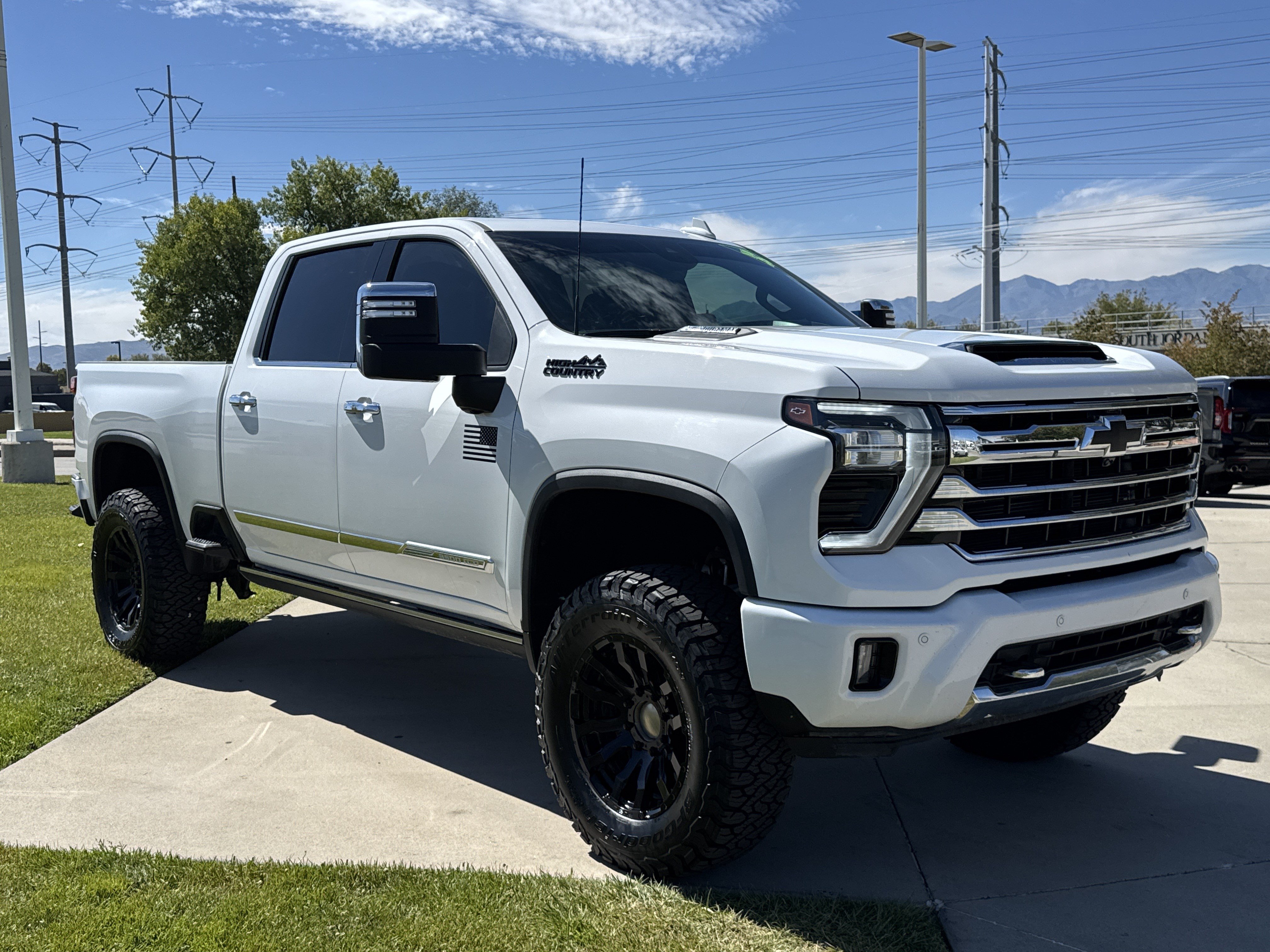 Used 2024 Chevrolet Silverado 3500 High Country w/ Technology Package AWD/4WD image 7