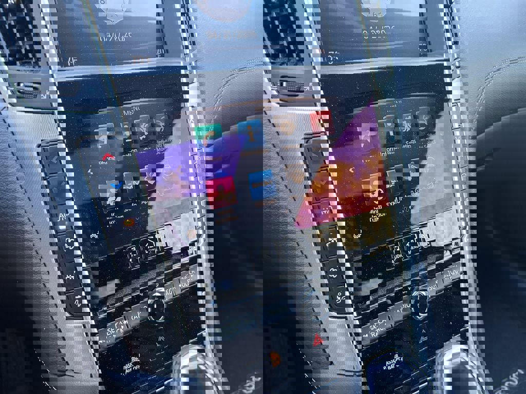 Used 2017 INFINITI Q60 w/ Cargo Package AWD/4WD image 31