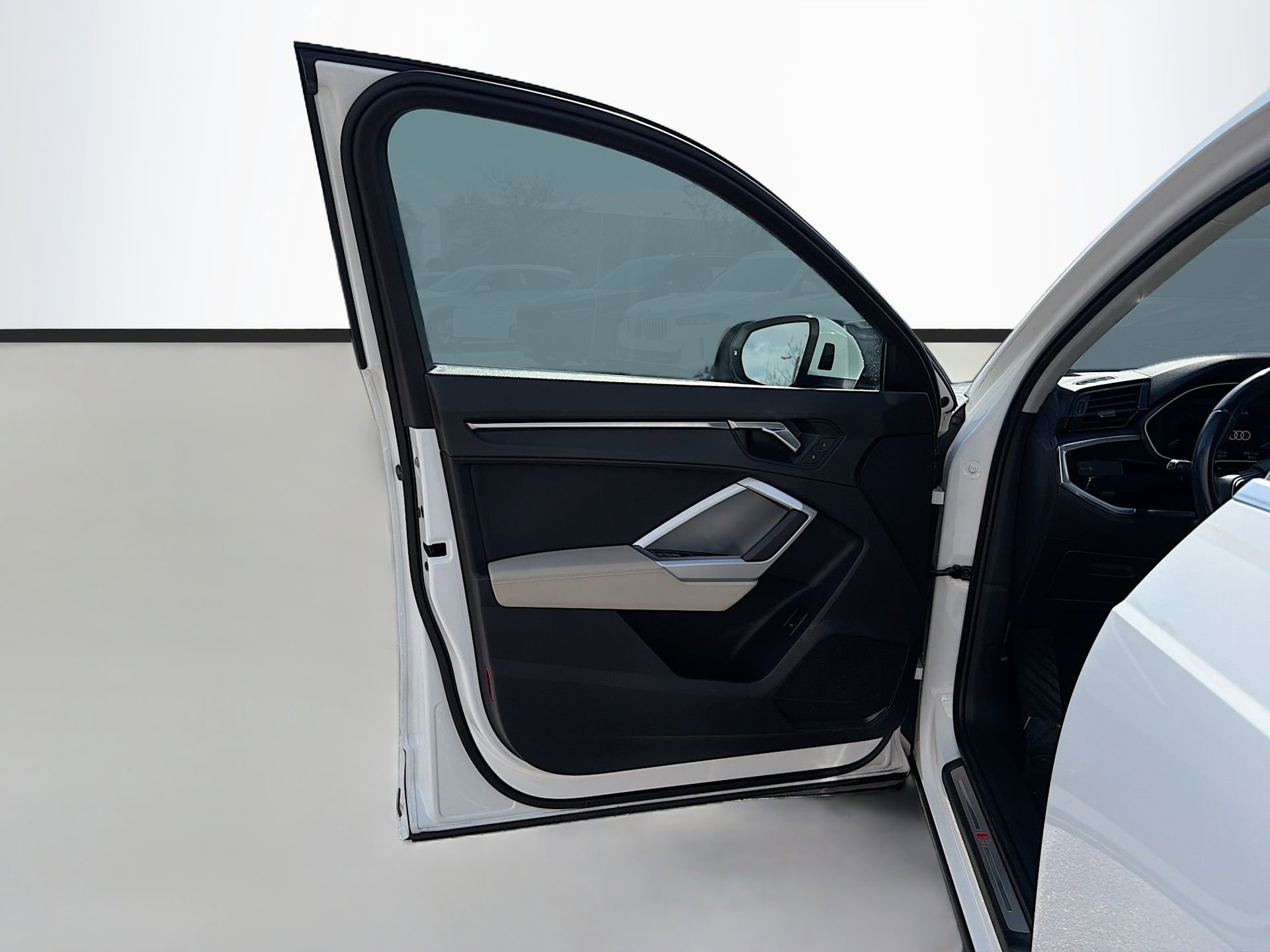 Used 2020 Audi Q3 2.0T Premium image 23