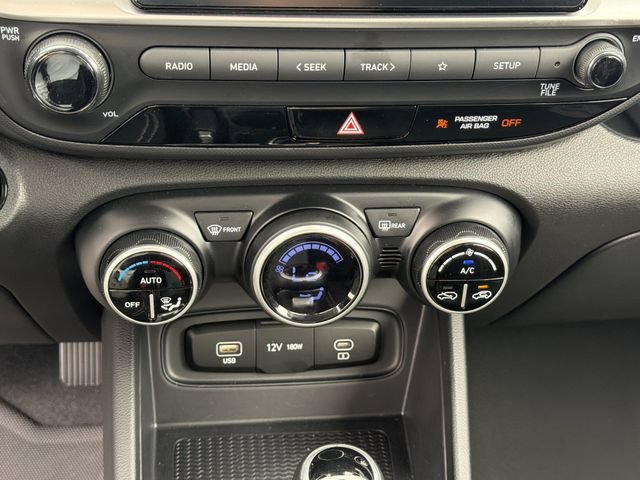 Certified 2025 Hyundai Venue SEL FWD image 30