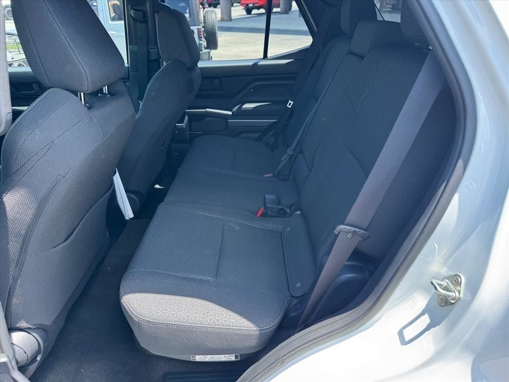 Used 2025 Toyota 4Runner SR5 AWD/4WD image 13