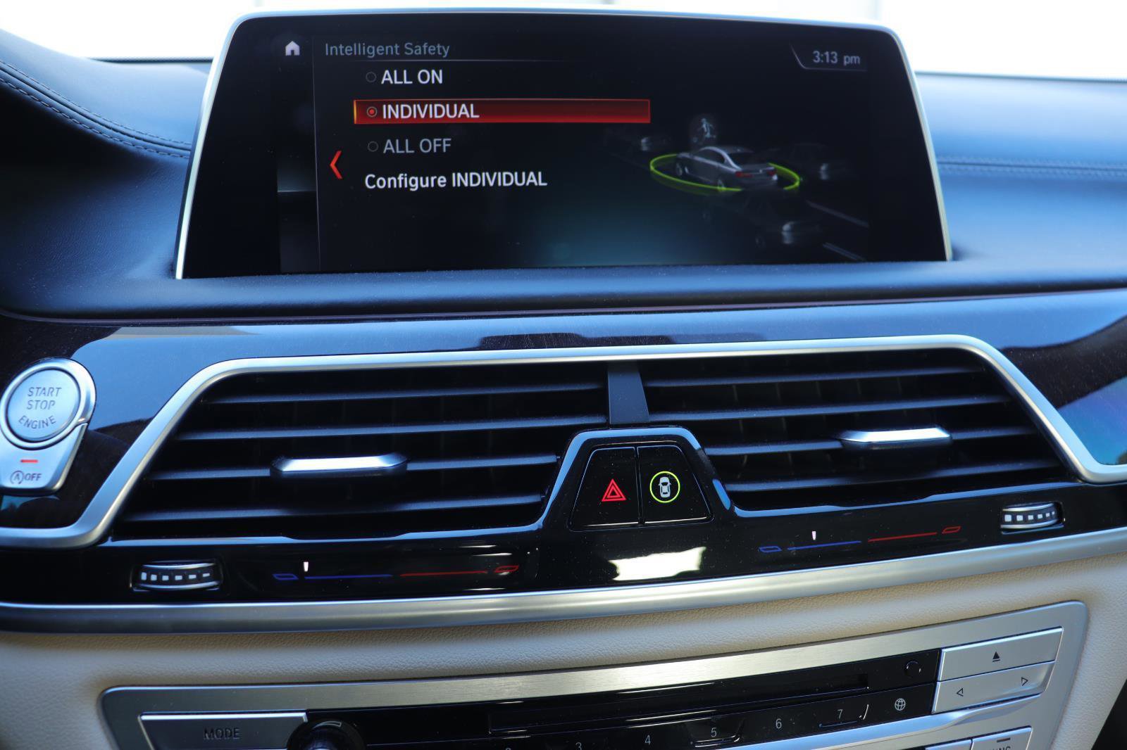 Used 2018 BMW 740i image 32