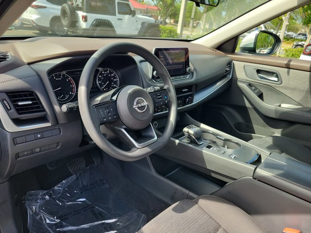 Used 2023 Nissan Rogue SV image 17